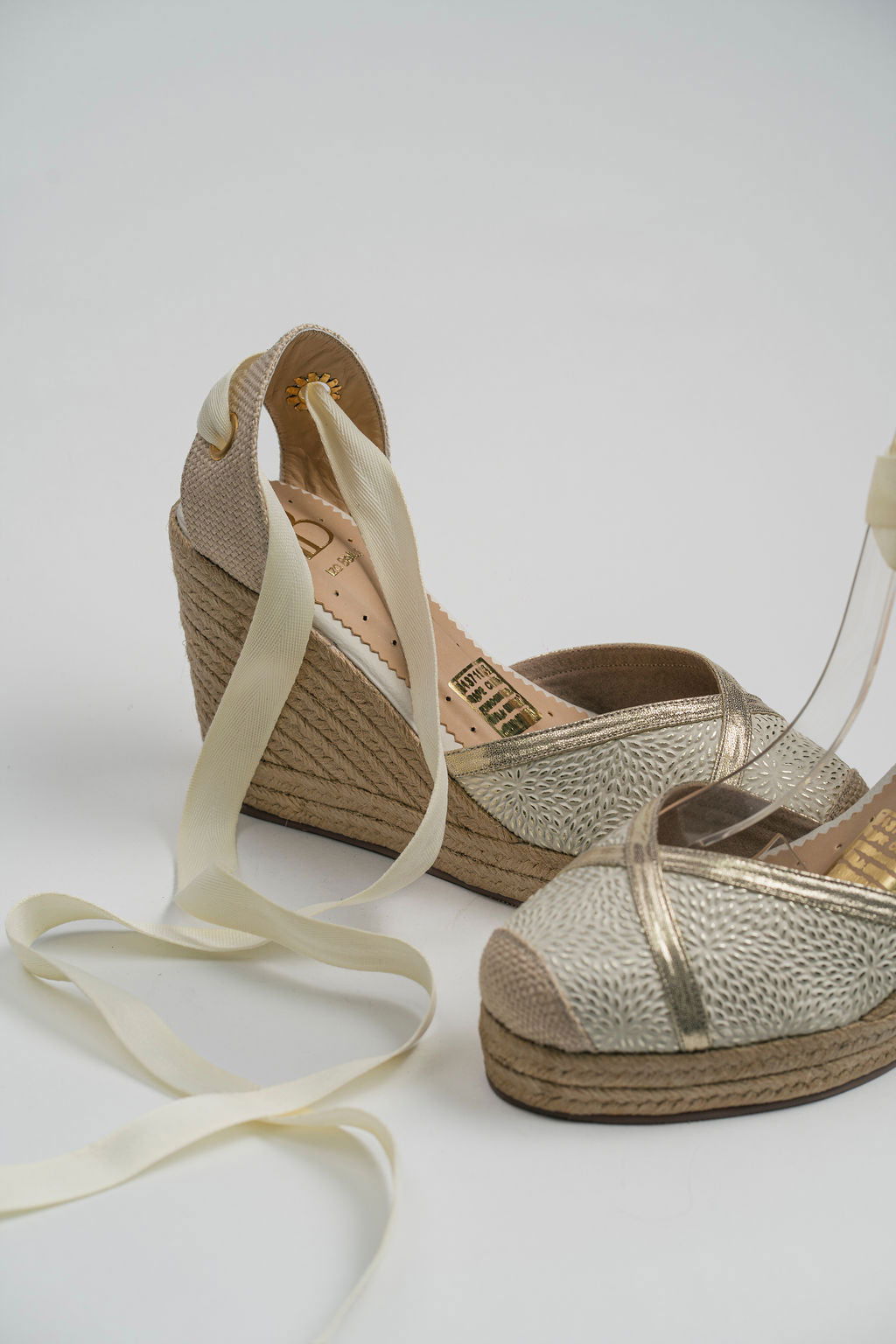 Armonía - Iza Beluú -