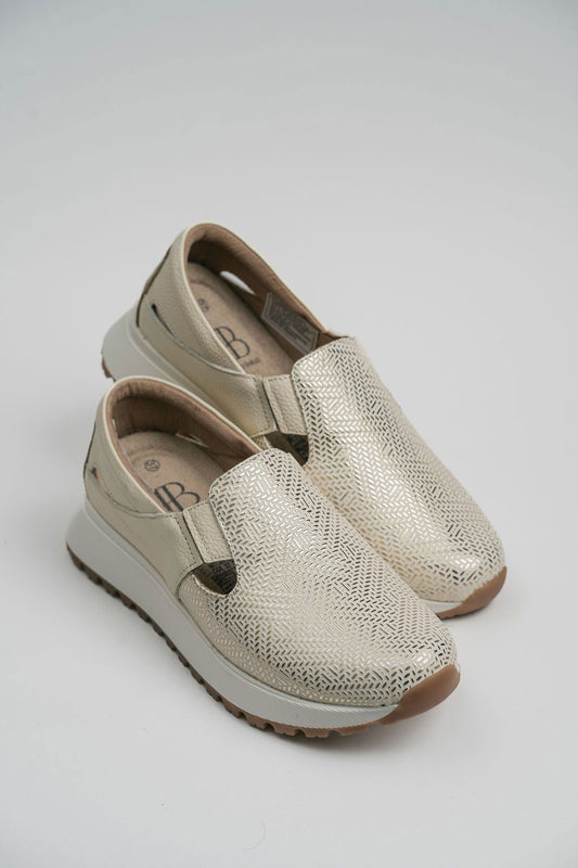 Celina - Iza Beluú -