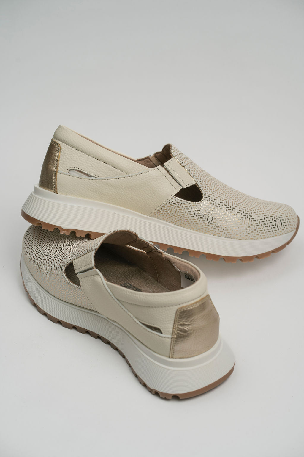 Celina - Iza Beluú -