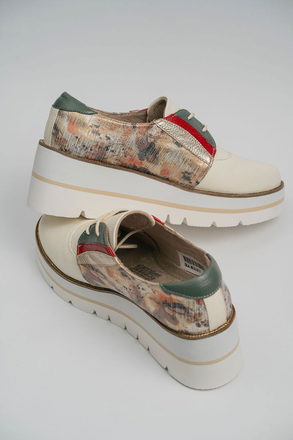 Cristal - Iza Beluú -