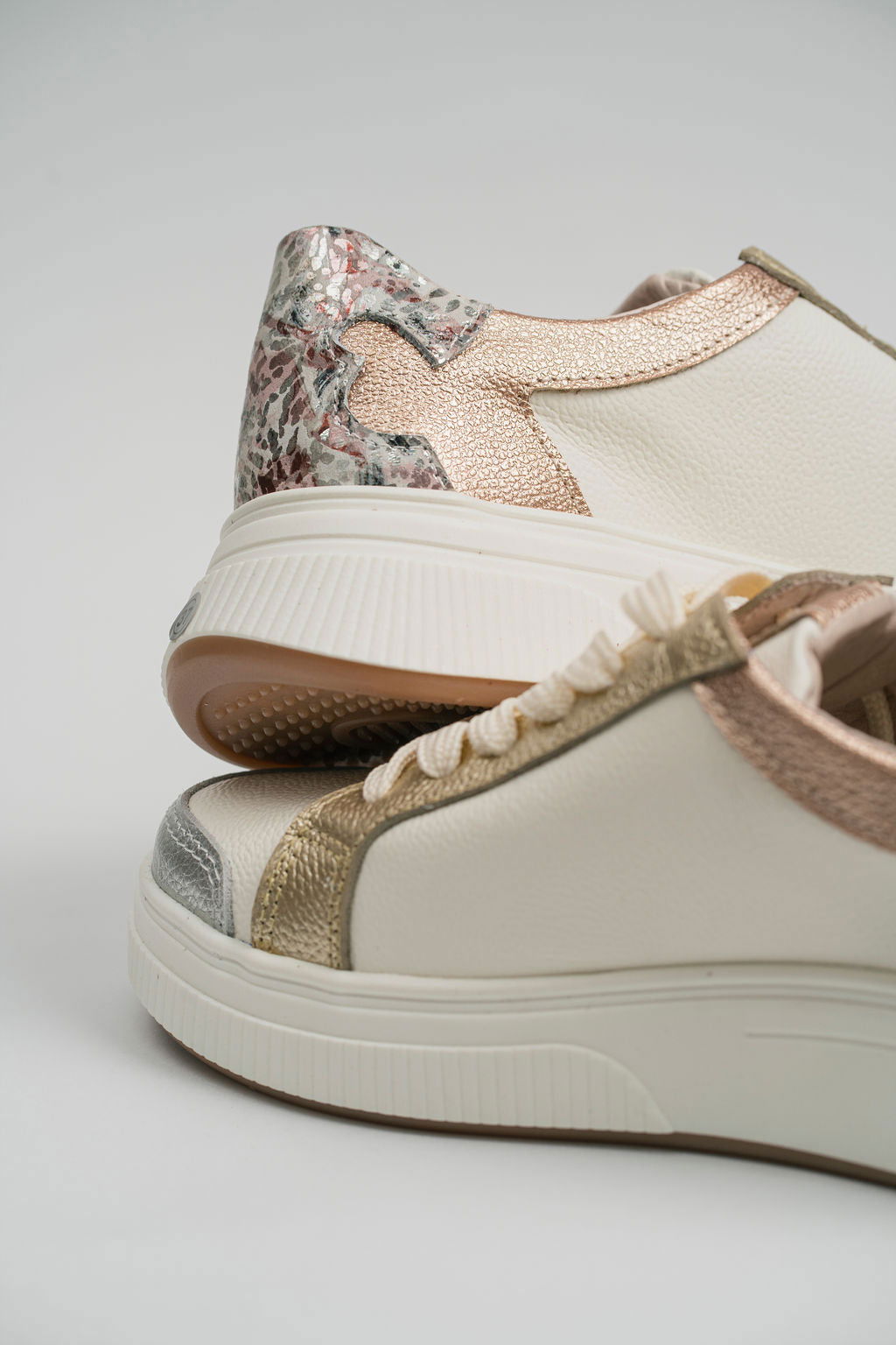 Eterna - Iza Beluú -