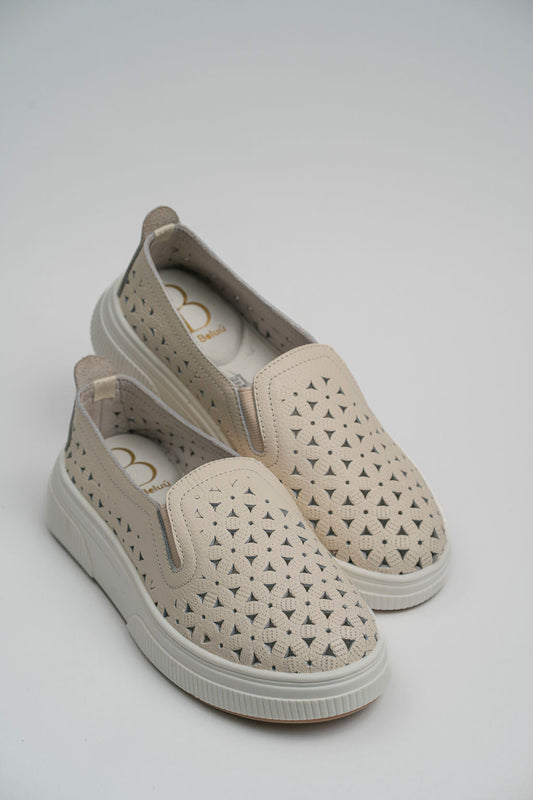 Lirio - Iza Beluú -