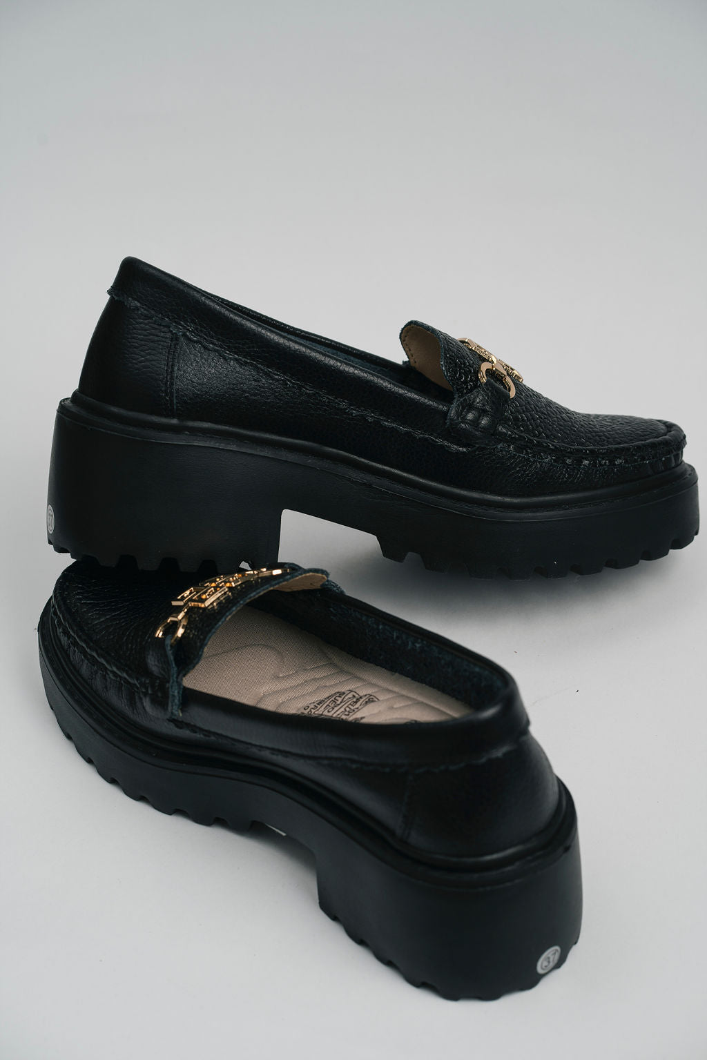 Luzia - Iza Beluú -