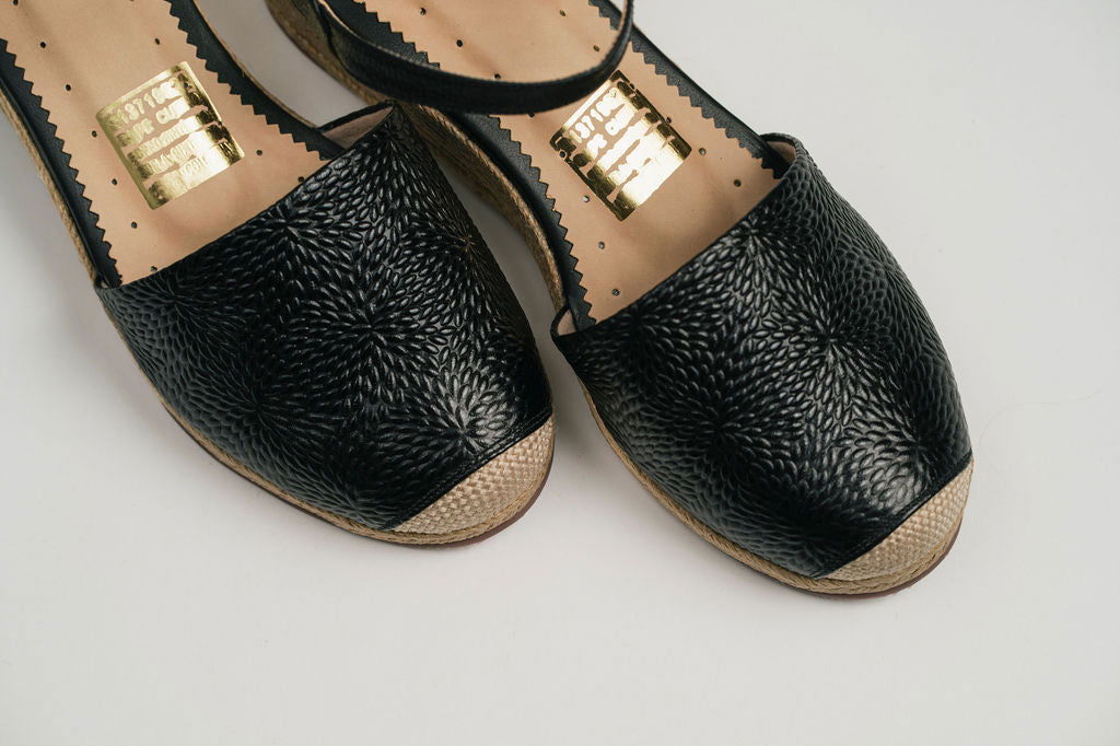 Rosalía - Iza Beluú -