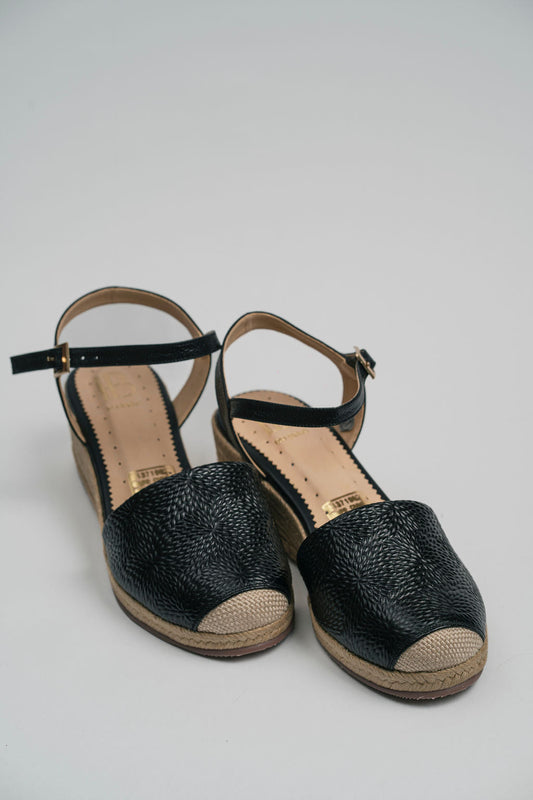 Rosalía - Iza Beluú -