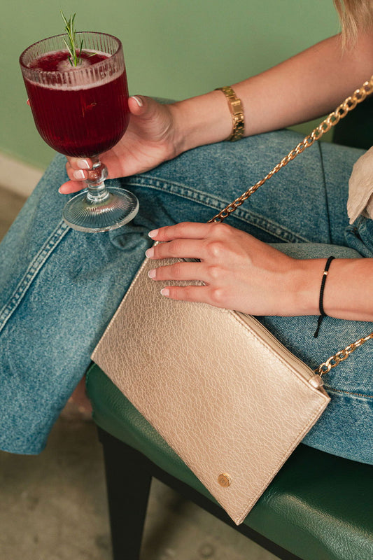 Sobre Gala - Iza Beluú -