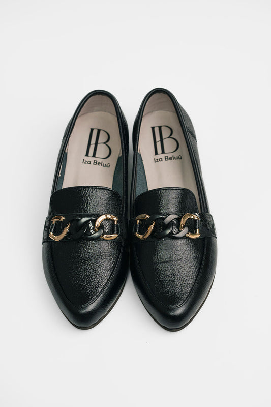 Victoria - Iza Beluú -