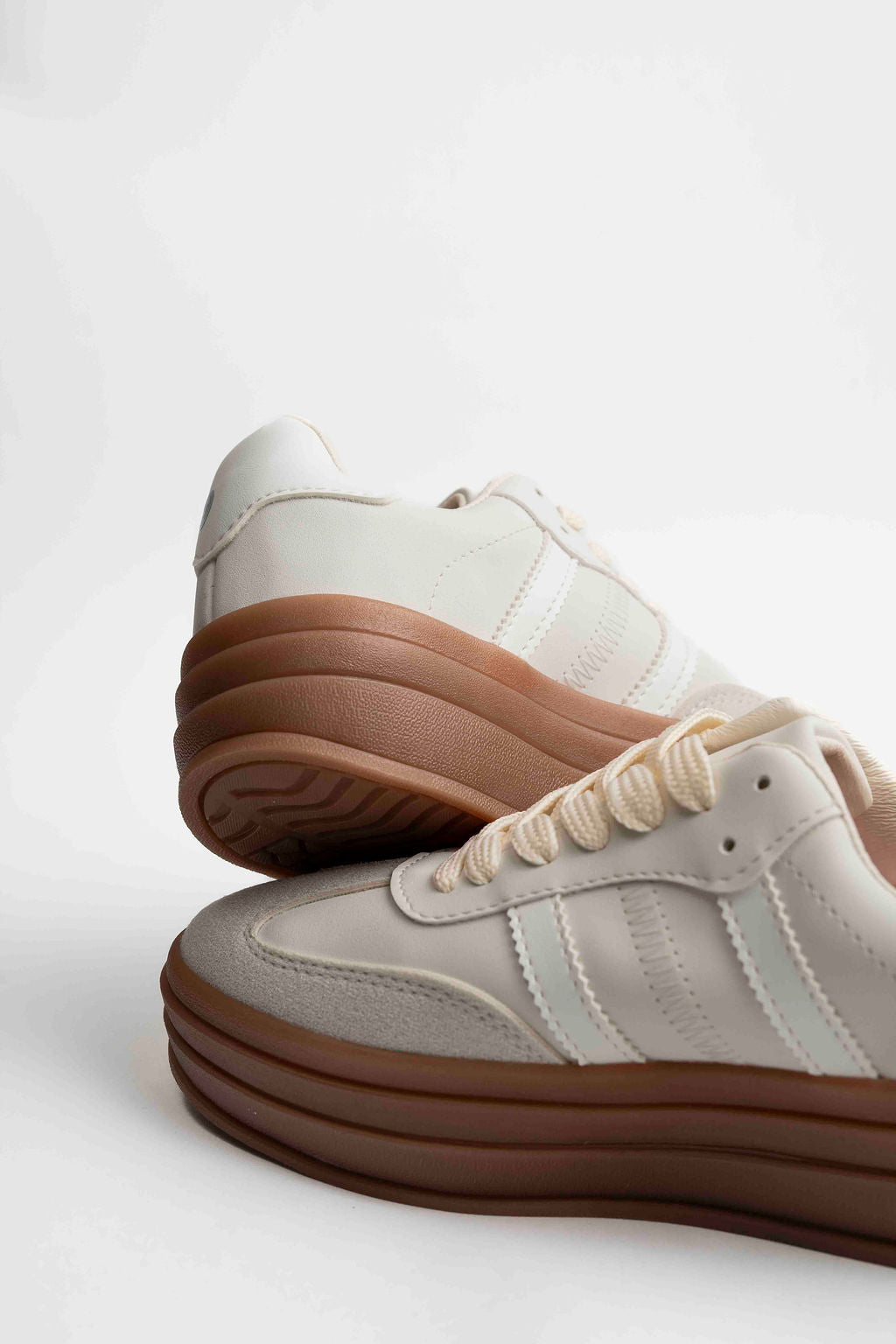 Lira Tenis